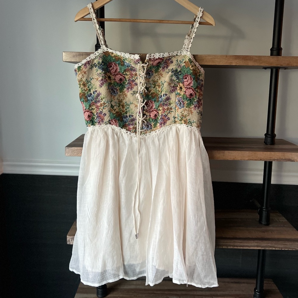 Vintage Cottage-core Brocade Floral Cream Corset Dress NWT size Large